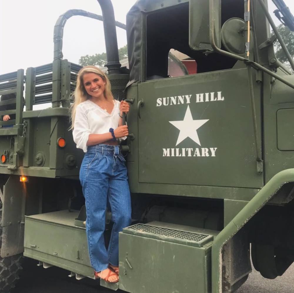 Meet your Posher, Sabrina